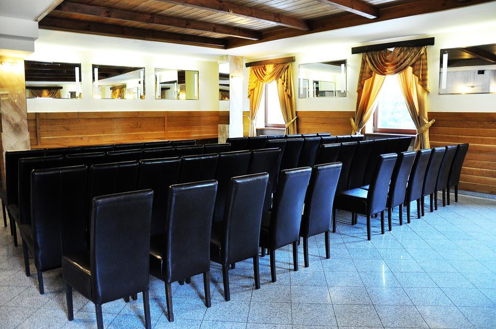 Hotel Mlyn Люблін Екстер'єр фото