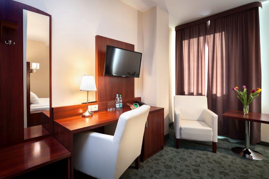 Hotel Mlyn Люблін Екстер'єр фото