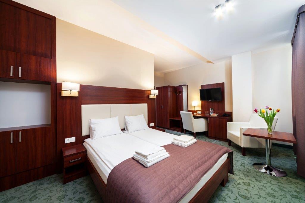 Hotel Mlyn Люблін Екстер'єр фото